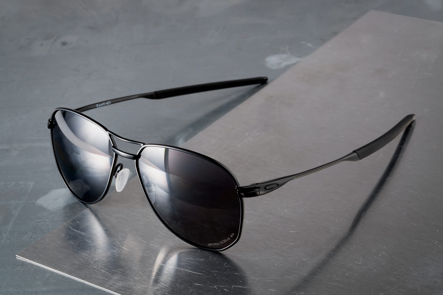 Oakley SI Titanium Sunglasses: Atomic Number 22 - Oakley® SI Stories