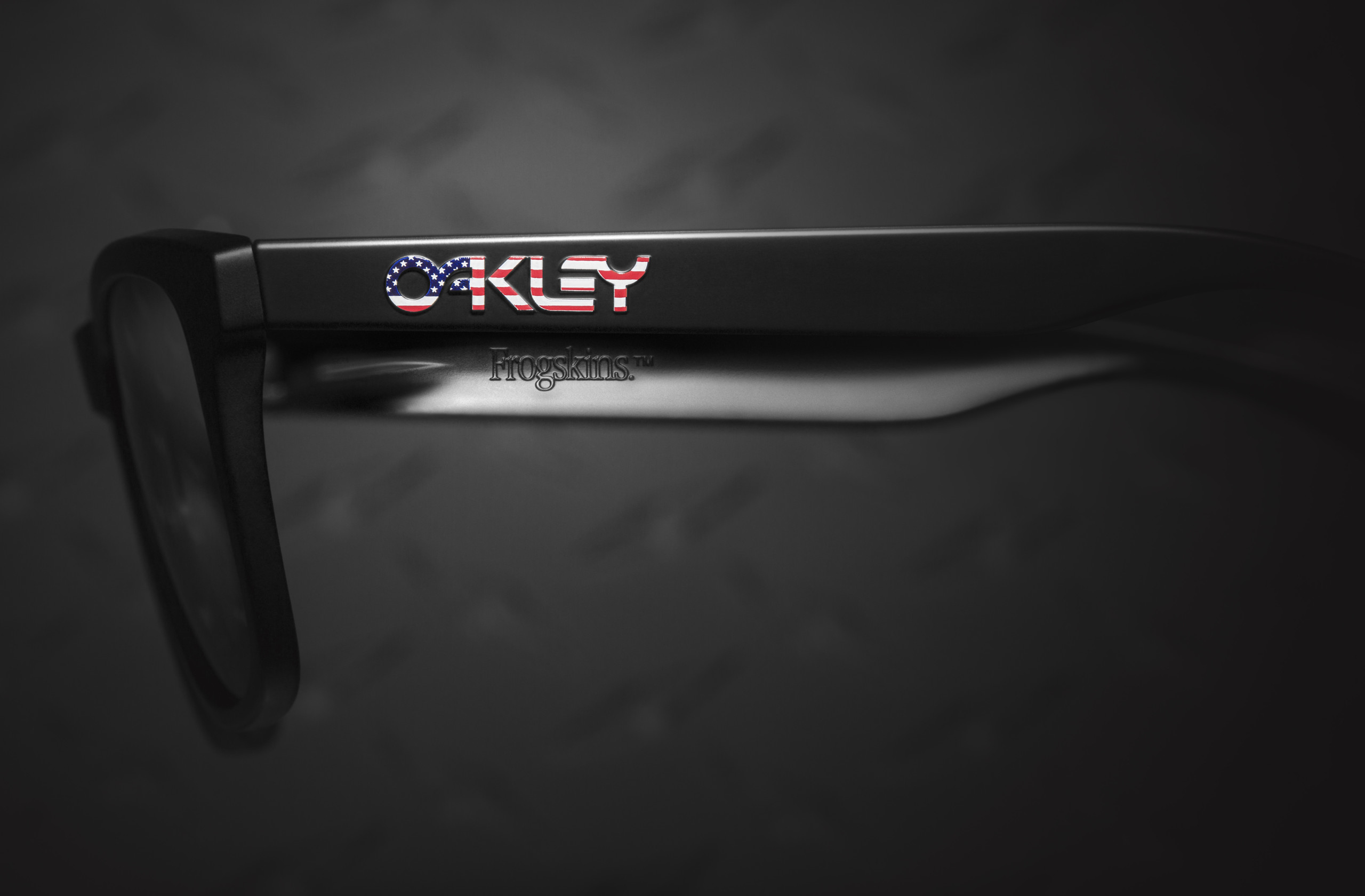 The Oakley® SI USA Flag Collection